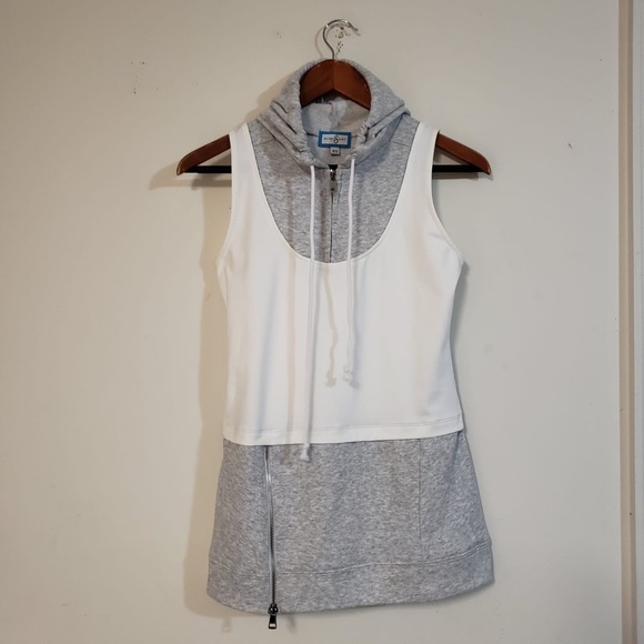 Skinny shirt sleeveless top with hoodie and zipper - Picture 1 of 13